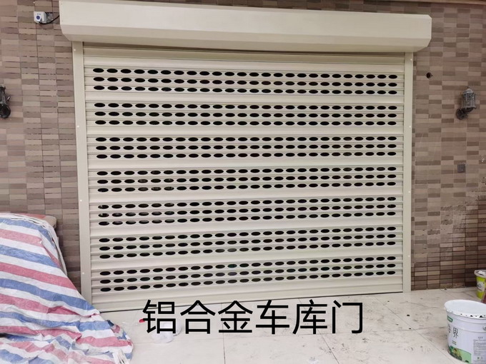 鋁合金卷閘門的特點(diǎn)及應(yīng)用